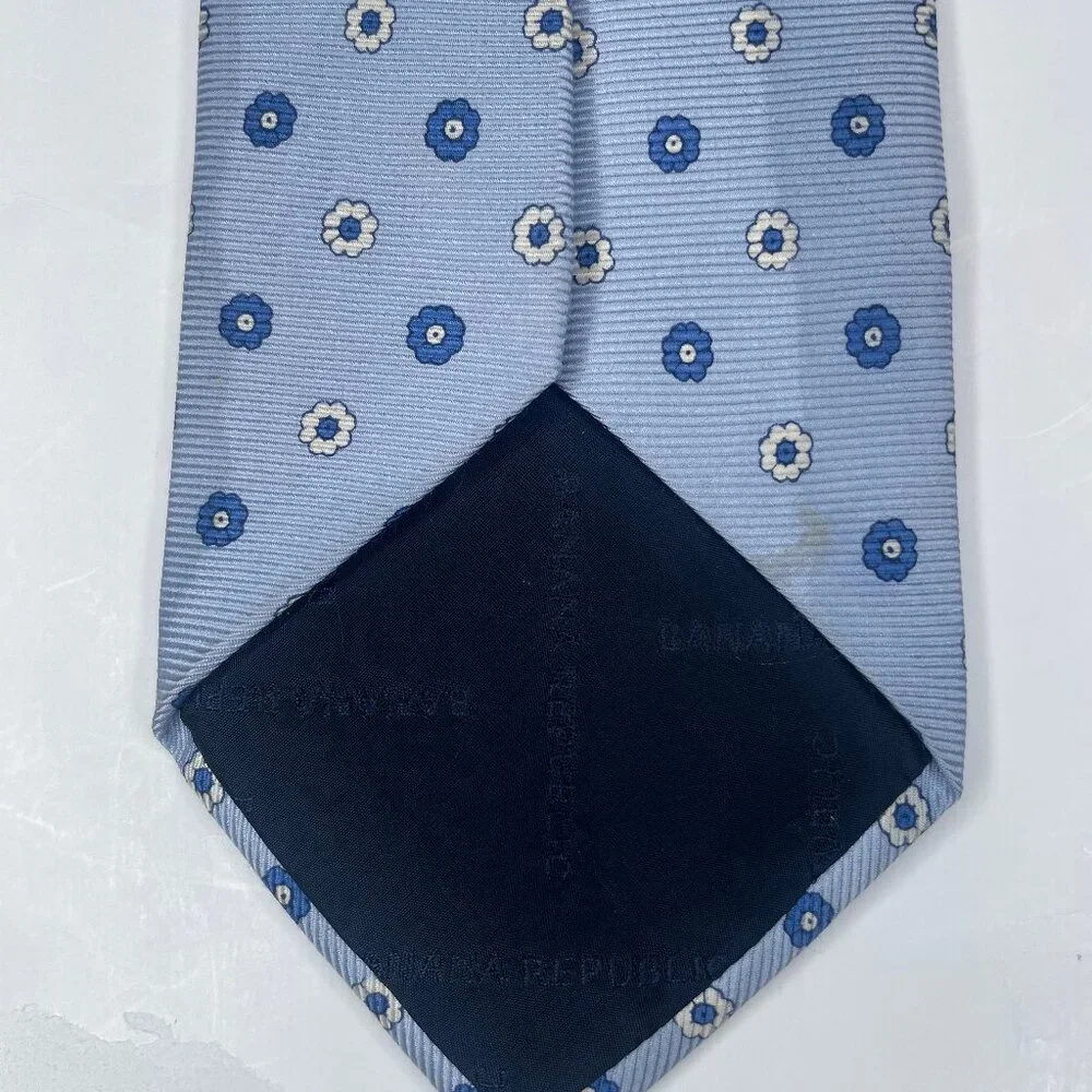 Banana Republic Silk Floral Tie Light Blue Made in USA Vintage Medallion